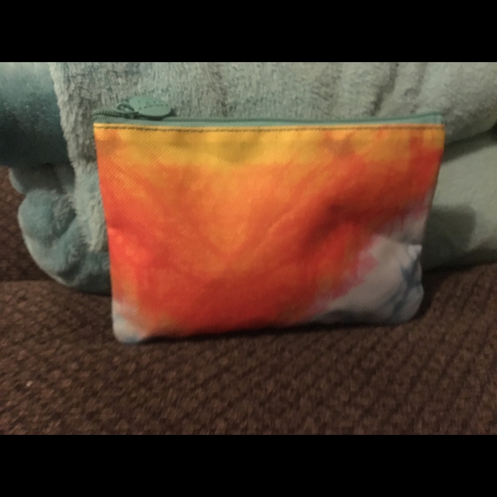 Makeup bundle - Picture 2 of 2